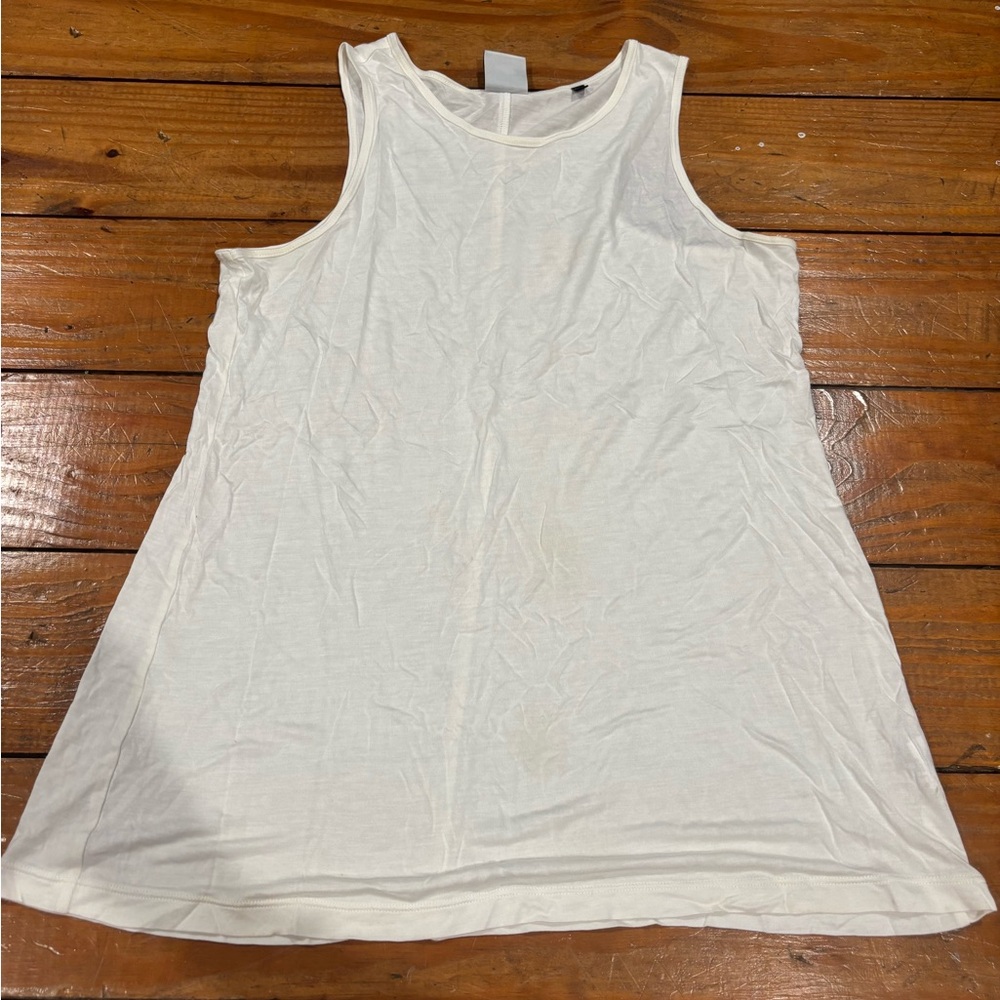 (1004) CABI WHITE TANK